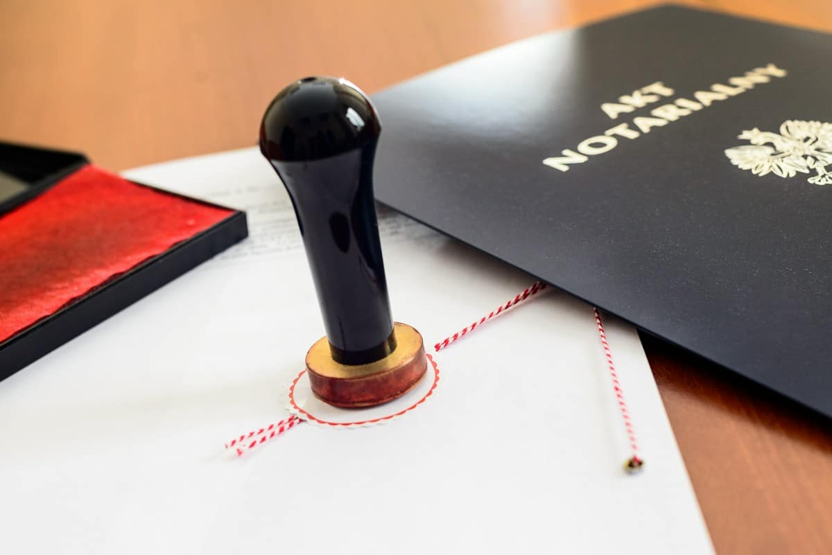 stempel notariusza na dokumencie
